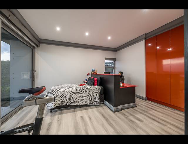 4 BEDROOM HOUSE FOR SALE IN PINNACLE POINT GOLF ESTATE